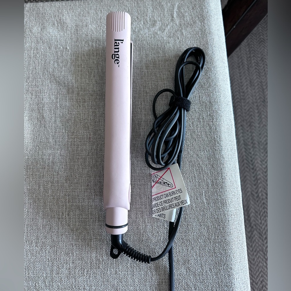 L’ange flat iron never used!